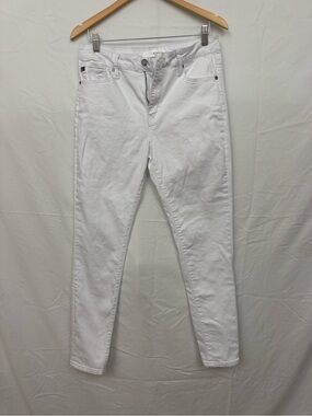 Slim White Jeans - Classic Straight Fit